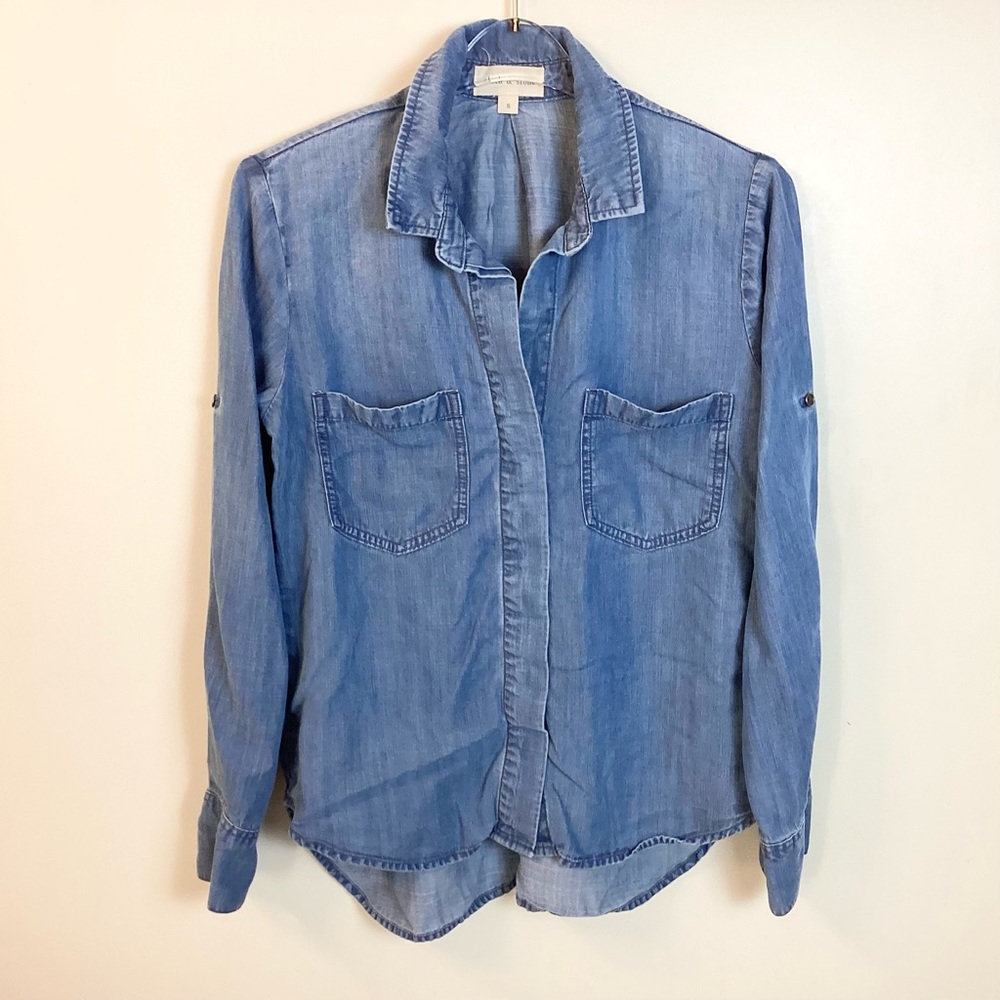 Cloth & Stone Split Back Button Up Chambray Shirt - Blue - S